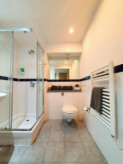 Contemporary Modern Studio Apartment - City Centre Бирмингем Экстерьер фото